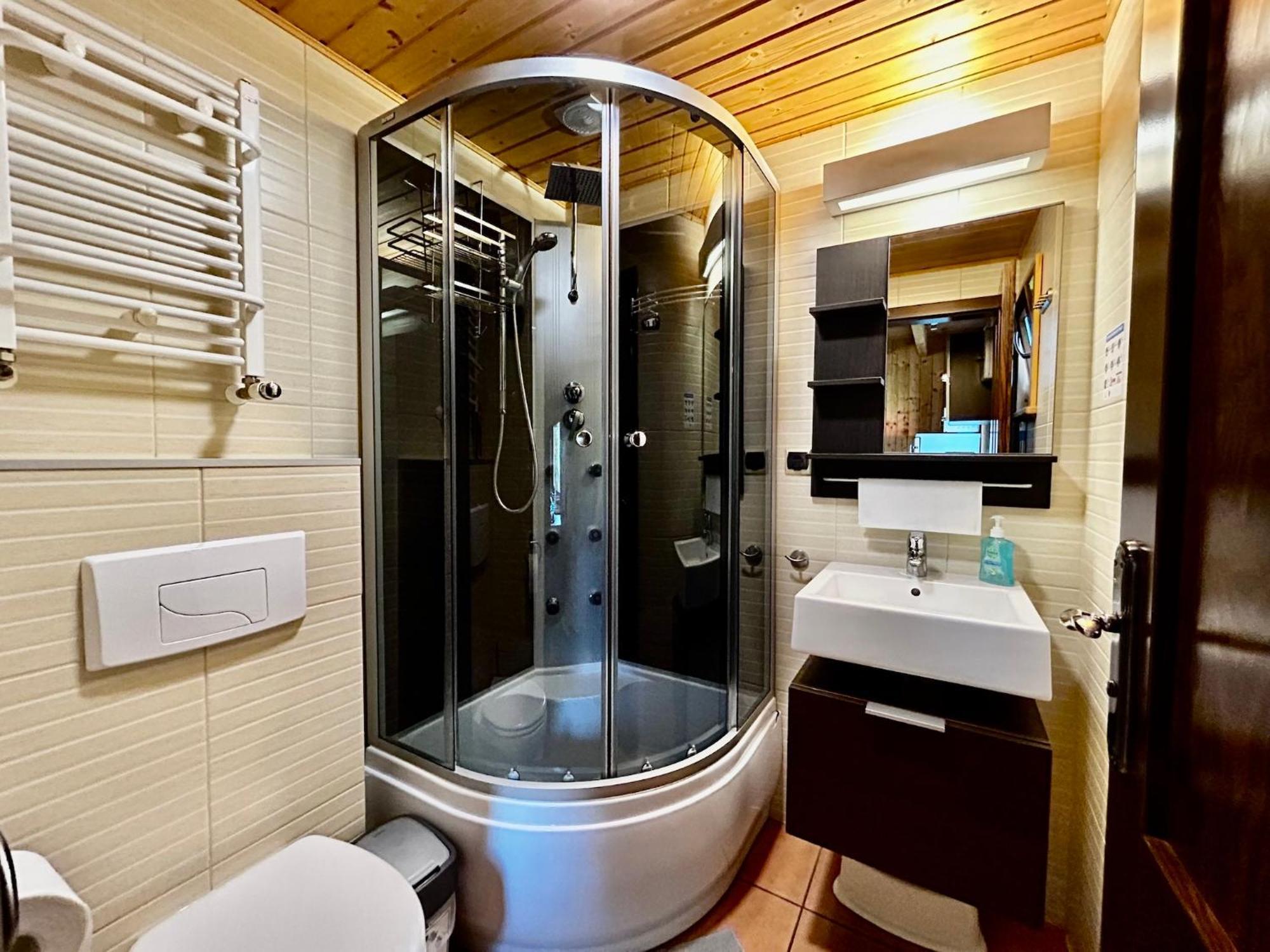 Wczasowe Papaya Lodge *